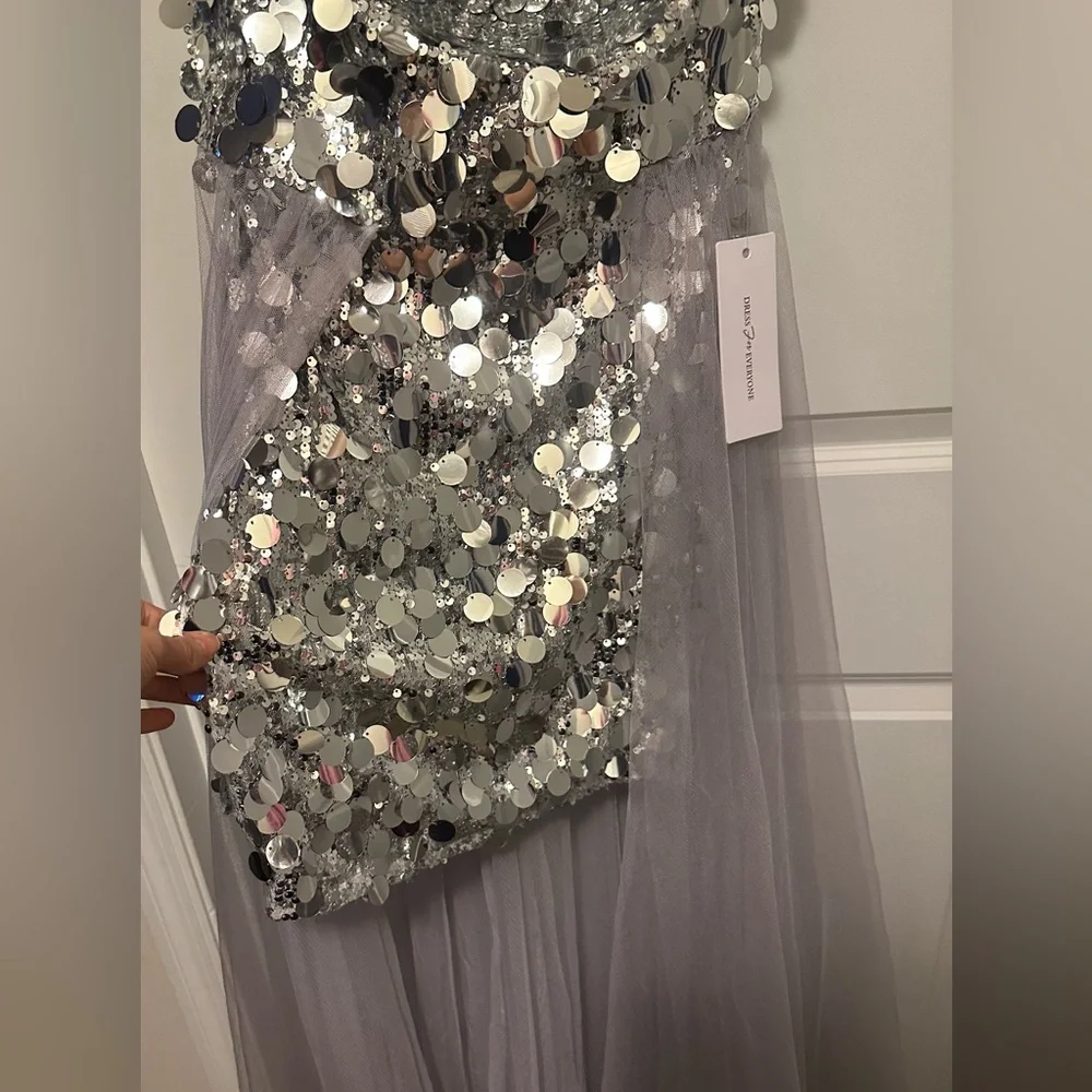 Fareisty silver Sequin strapless mini dress with tulle gown. NWT - Picture 3 of 6
